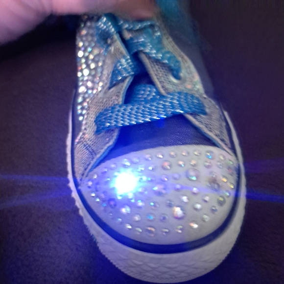 Skechers Girls Light Up Shoes - Picture 7 of 11